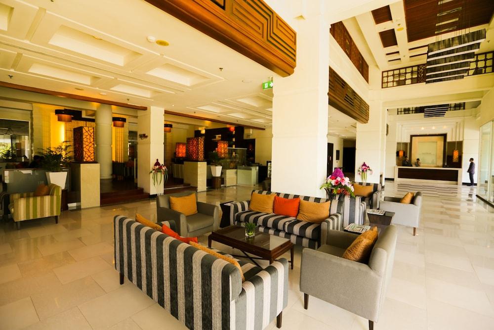 The Imperial Hotel & Convention Centre Korat Nakhonratchasima Εξωτερικό φωτογραφία